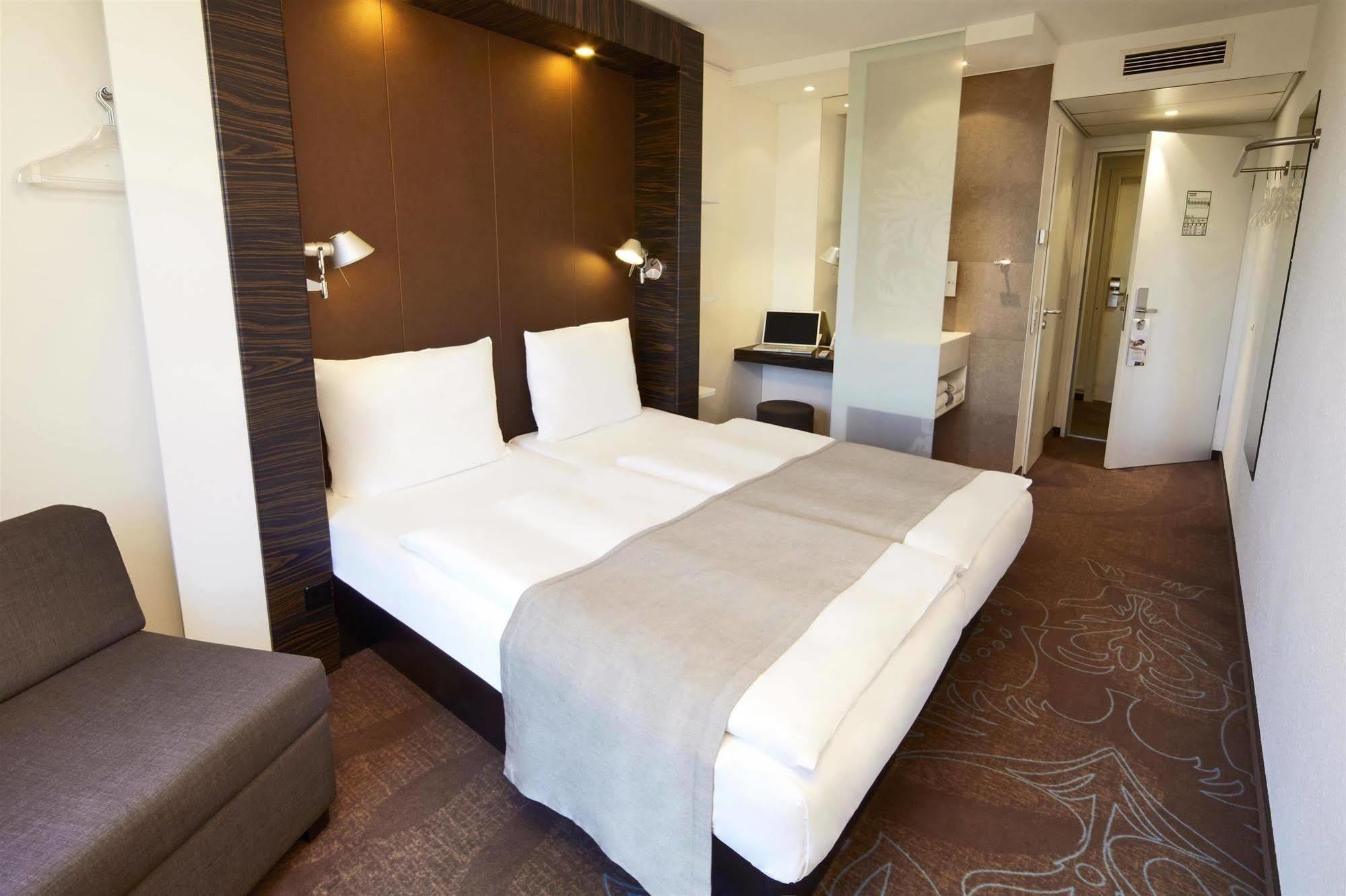 B&B Hotel Muenchen-普特兹布鲁恩 外观 照片